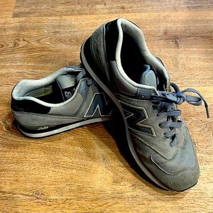 Used new balance shoes 501 size 10.5 and 2e width.